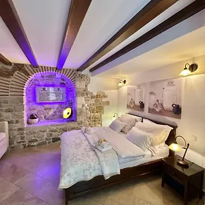  Apartment Diocletian Wine