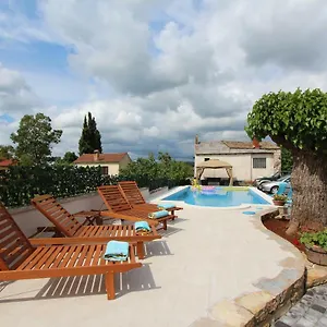 Midea 2 , Rovinj Croatie