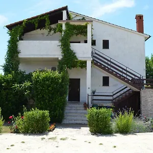 Niki , Pula Croatie