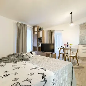  Appartement Petar In Old Part Of Town